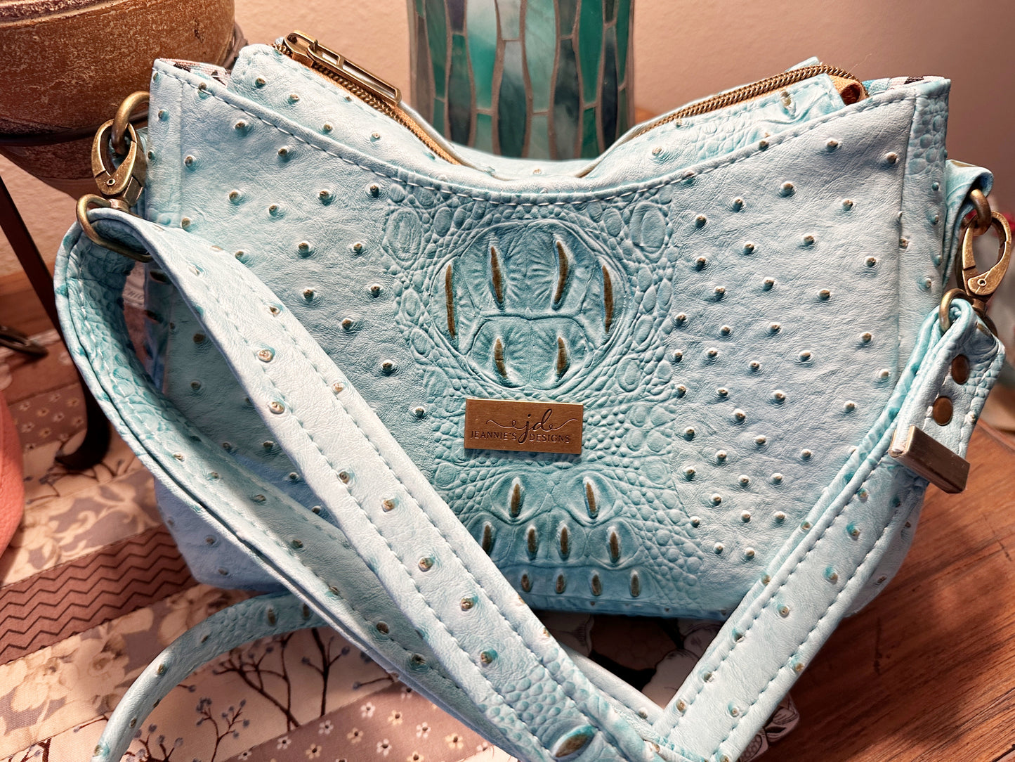 Annabelle Shoulder Bag in Leather