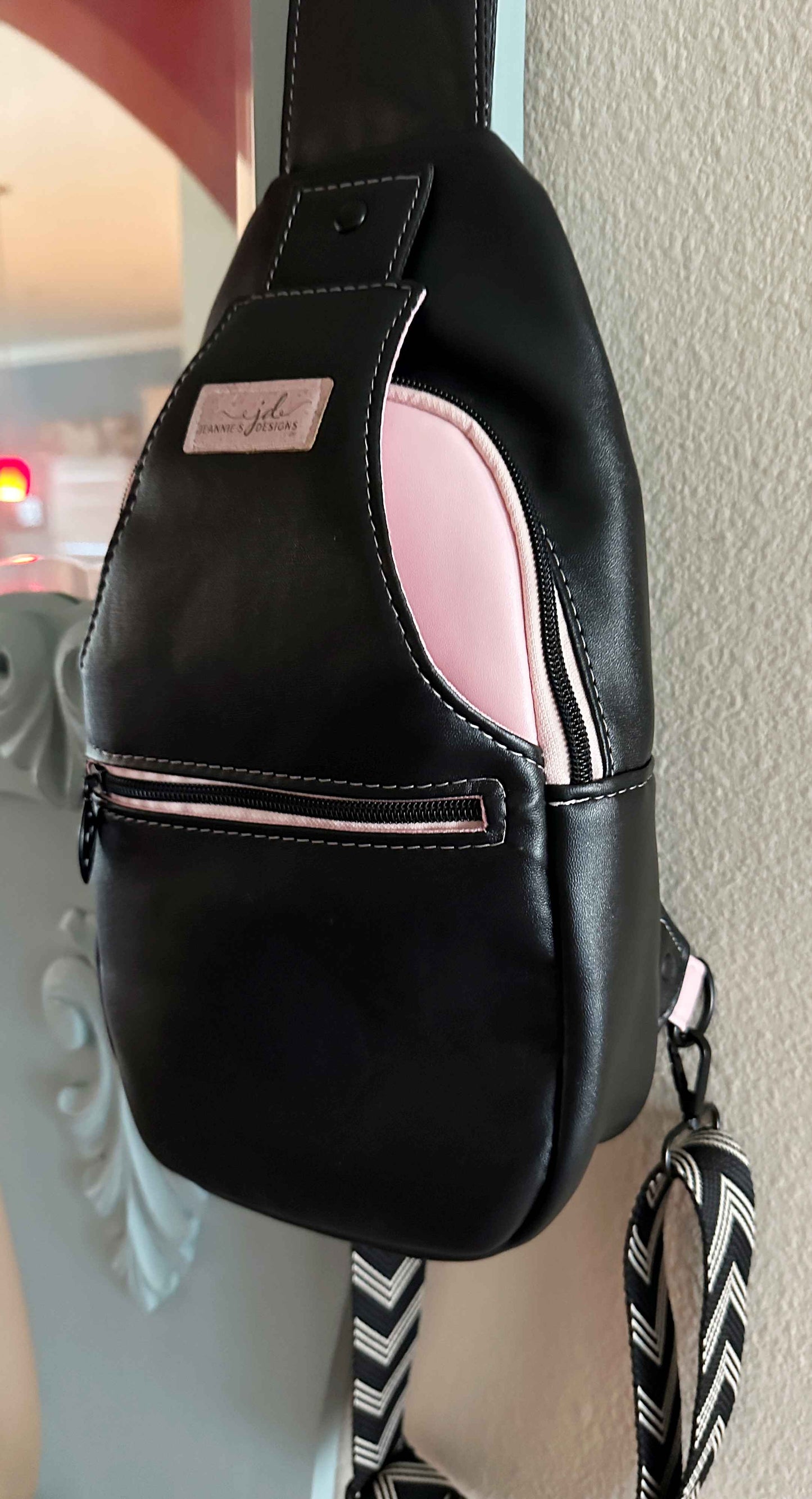 Retro Style Sling Bag a pattern by Kandou