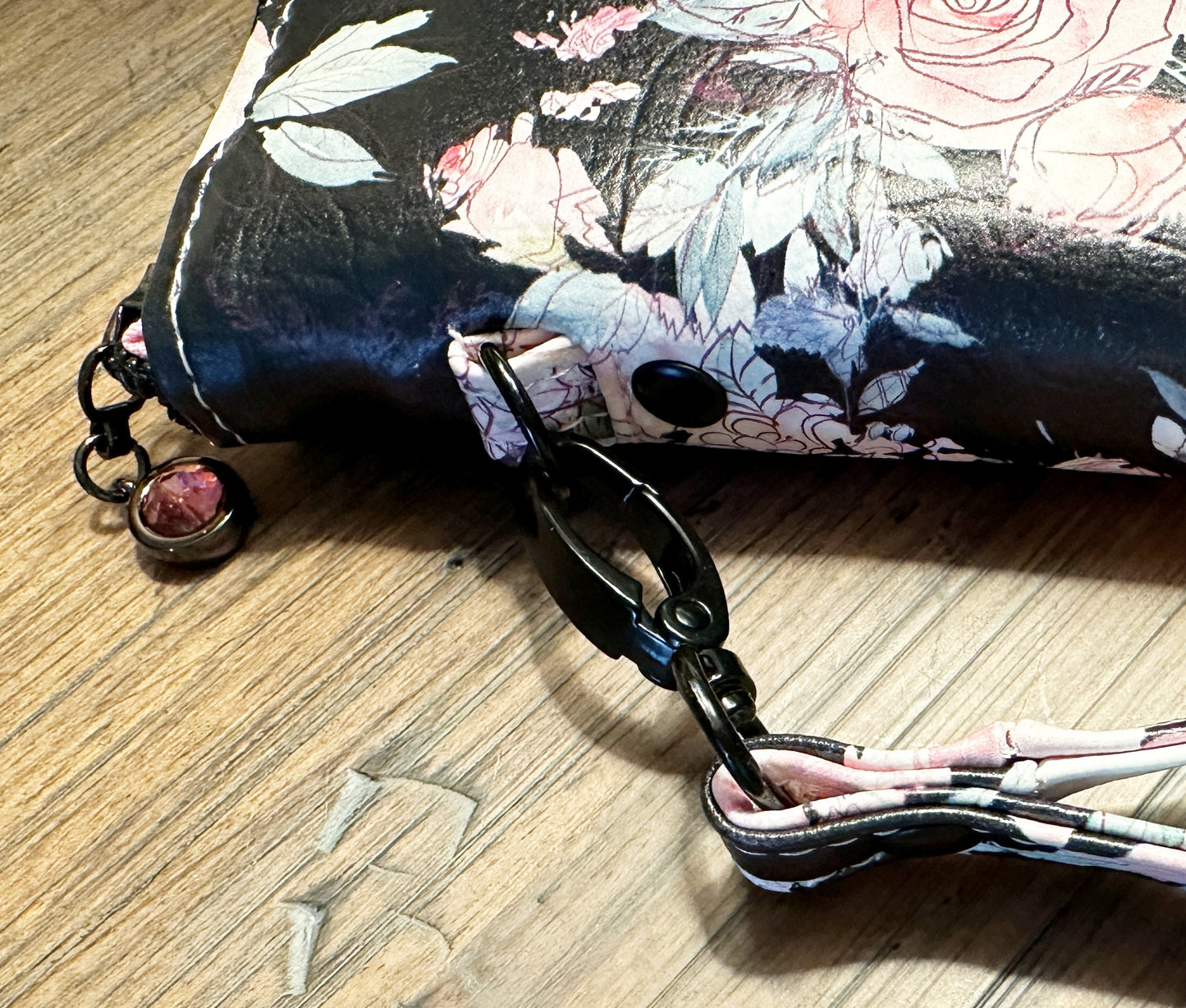 The Magnolia Wallet Organizer