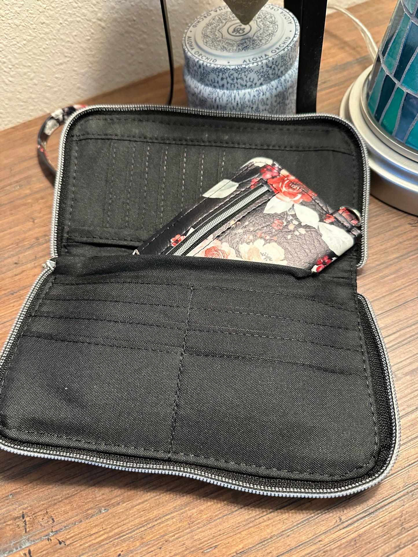 The Magnolia Wallet Organizer