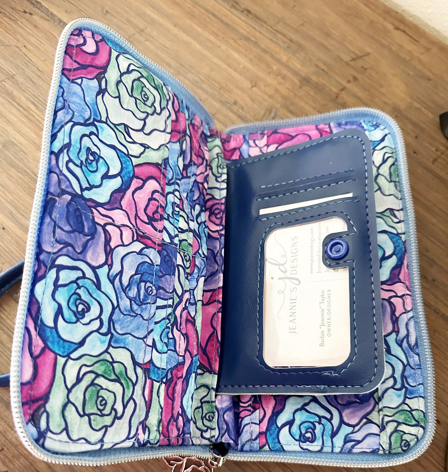 The Magnolia Wallet Organizer