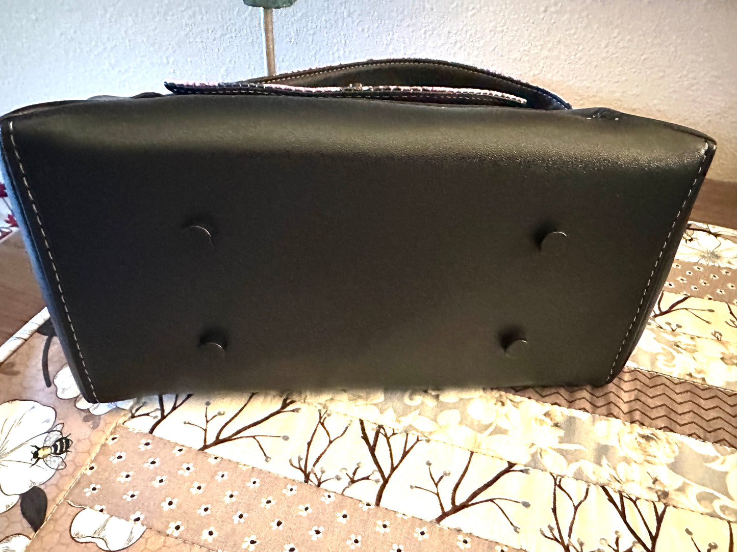 OMA Bag a Handbag or Shoulder Bag