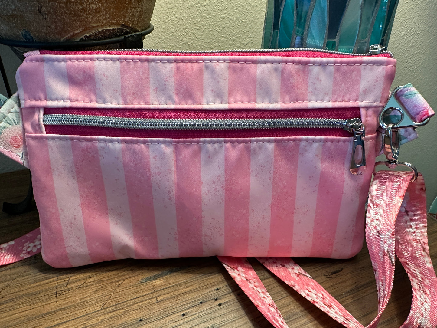 Nooga Convertible Hip Bag in Pink