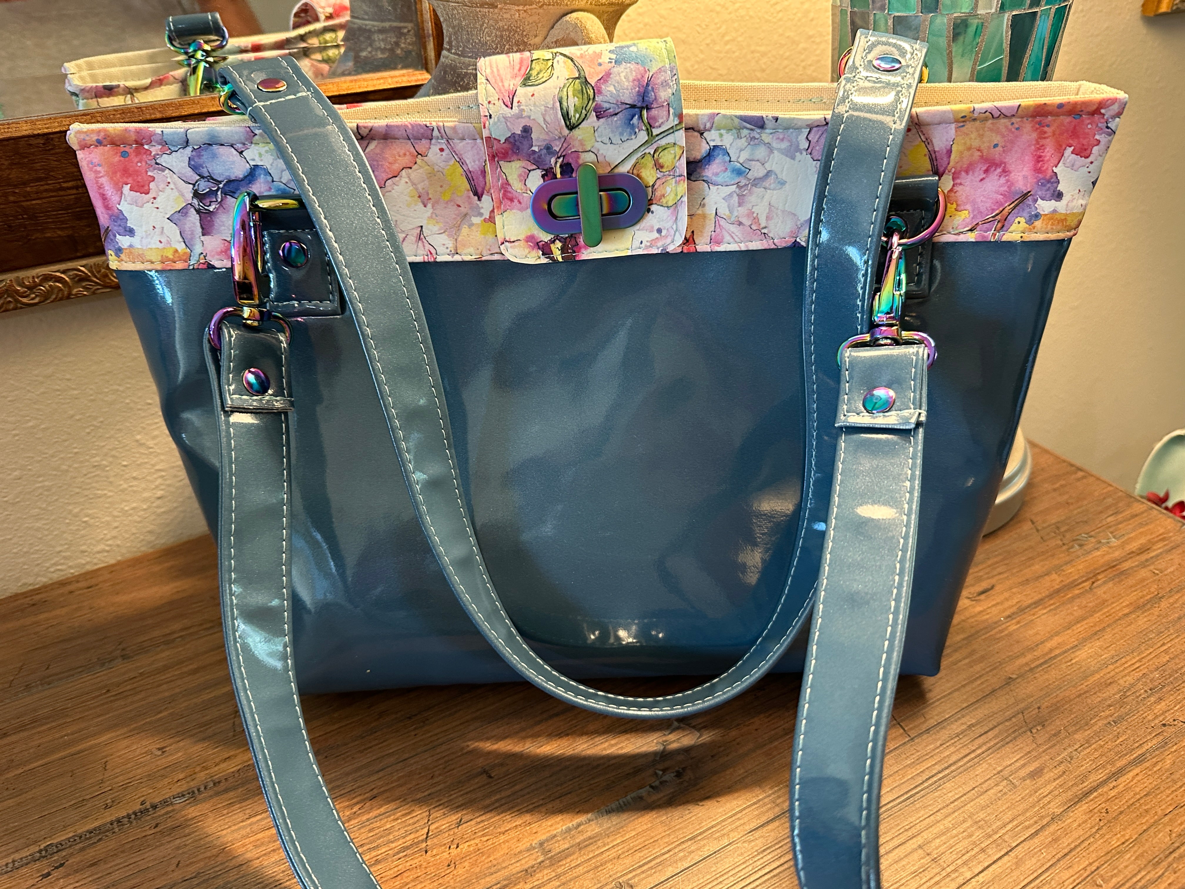 Blue Floral Vinyl Handbag Gorgeous – Jeannie's Designs