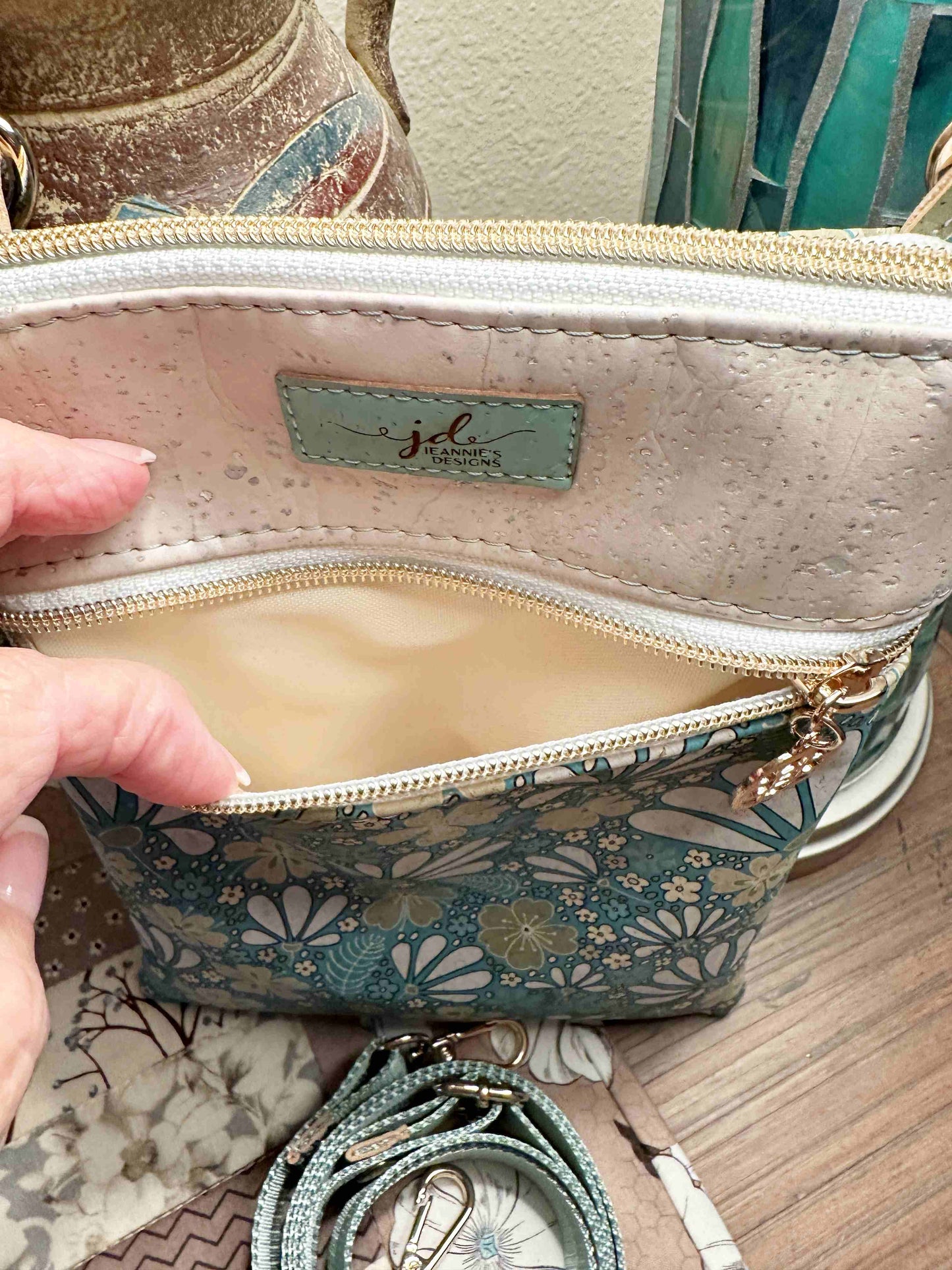Cell Mate Crossbody