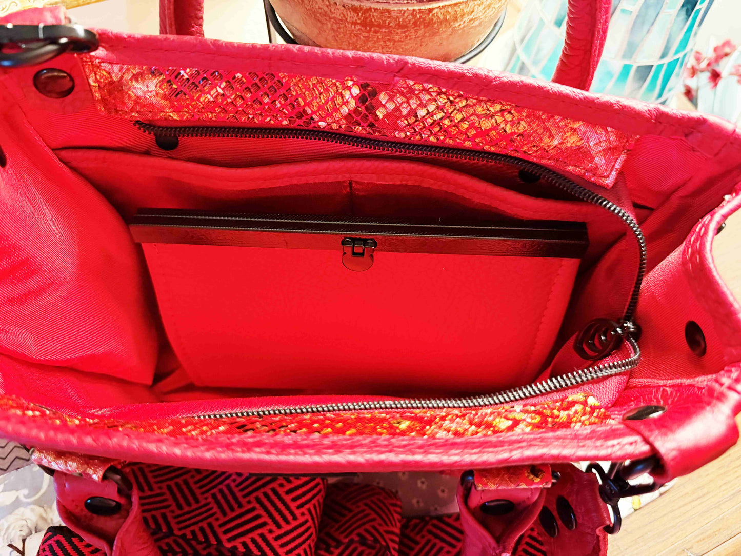 The Monroe Handbag in Leather