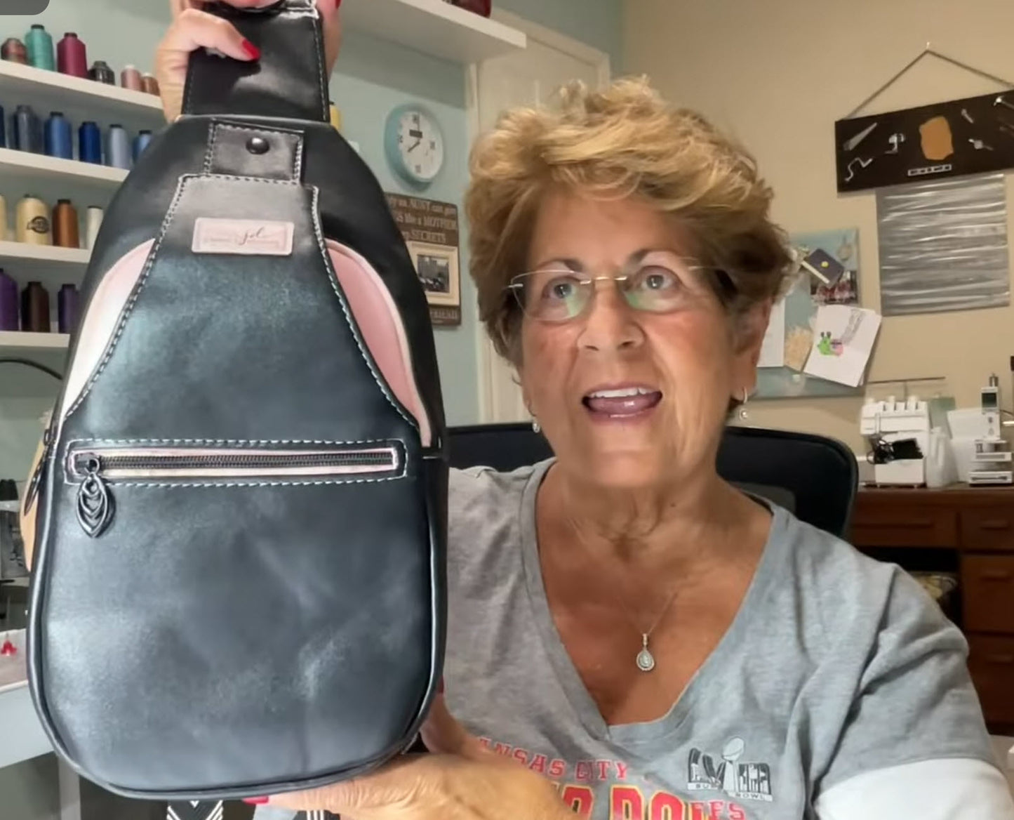 Retro Style Sling Bag a pattern by Kandou