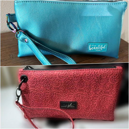 The Shazzy Wristlet Organizer