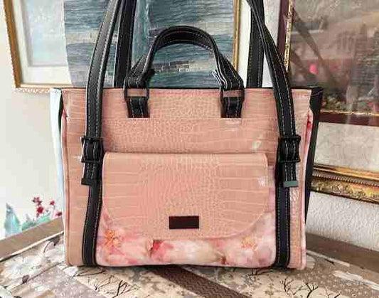 the Brunella Shoulder Bag a pattern by Shambala