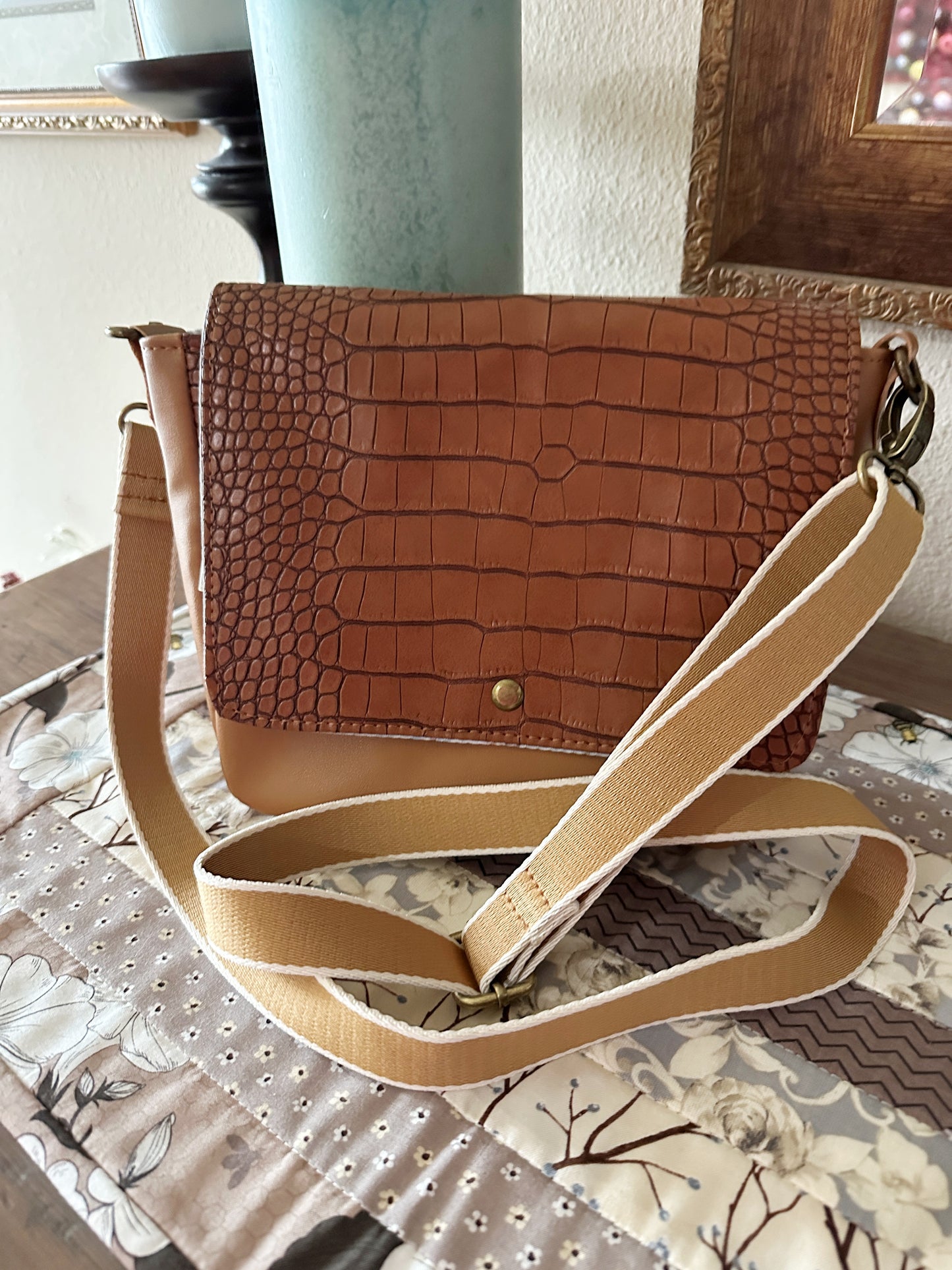 Dianne Crossbody