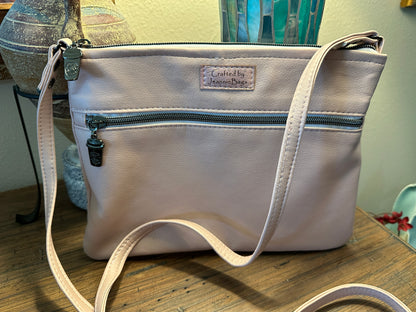 Zippy Crossbody Bag Pattern by Sallie Tomato