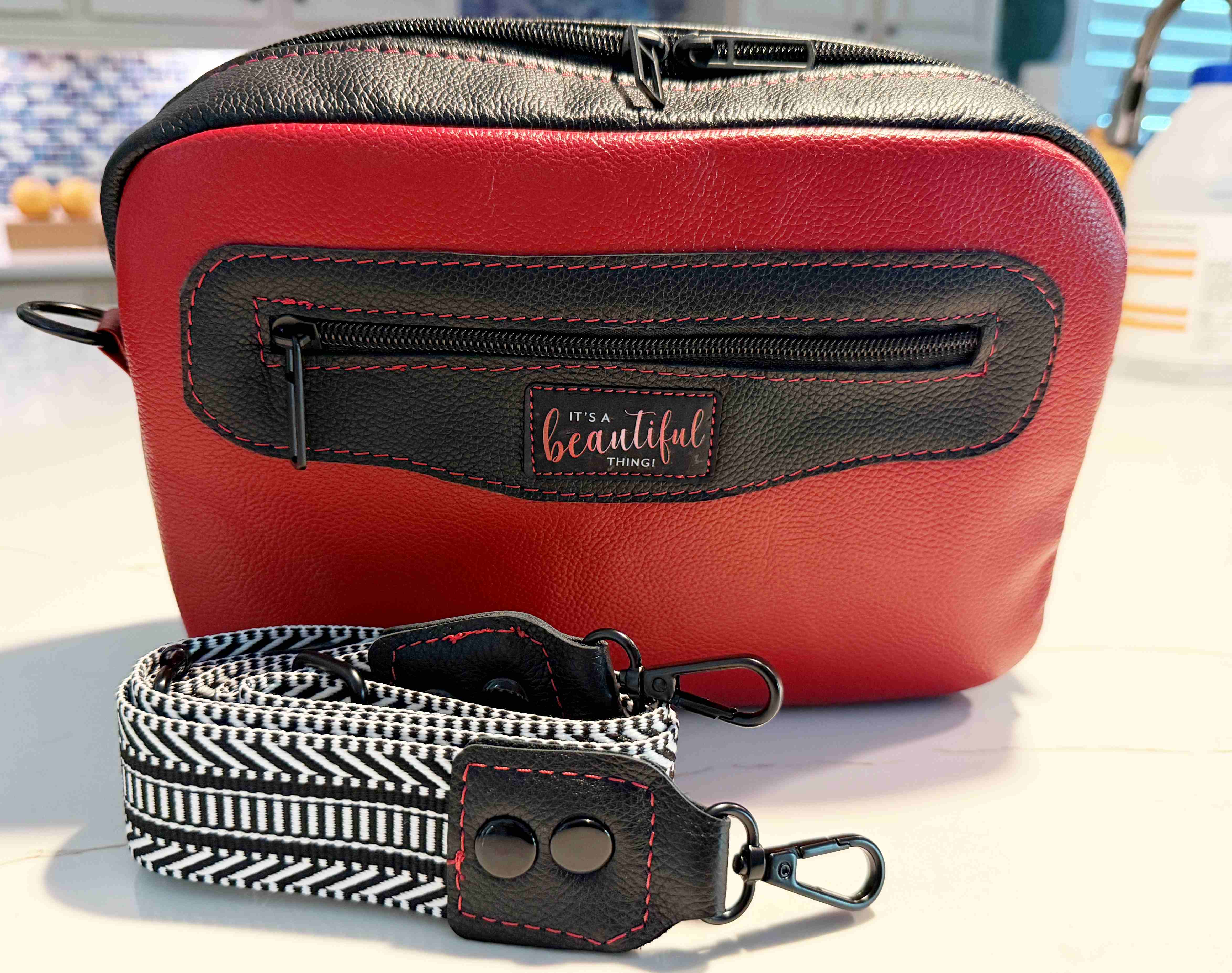 The Laverna Crossbody Bag – Jeannie's Designs