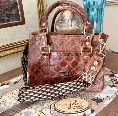 The Monroe Handbag in Leather