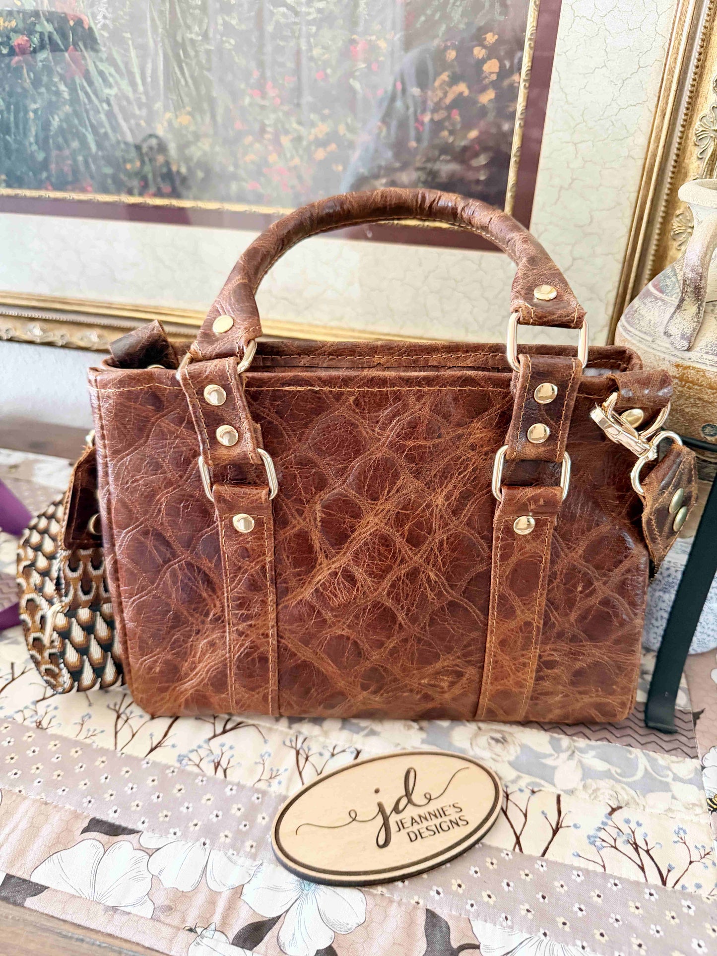 The Monroe Handbag in Leather