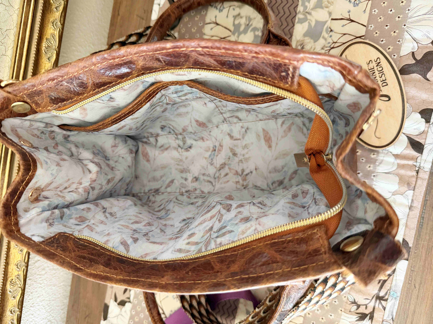 The Monroe Handbag in Leather