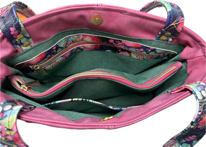 Sweetheart Shoulder Bag