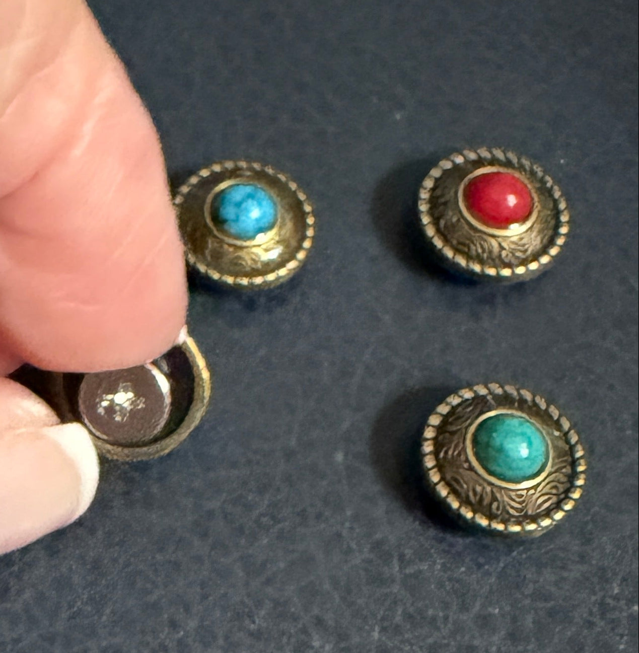 Stone Screw in 12 mm Choose your Color