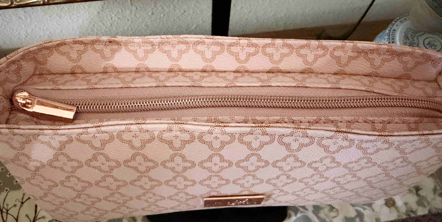 The Evelyn Crossbody or Baguette