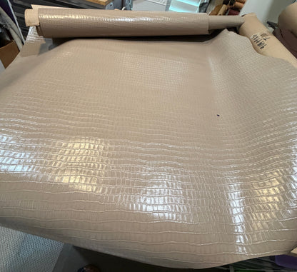 Gator Embossed Side Stone