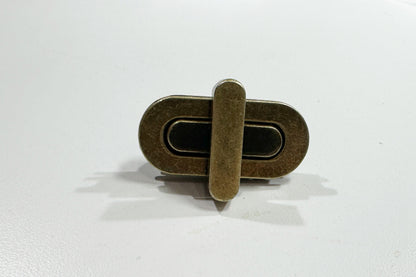 Twist Lock 1" or 1.5"