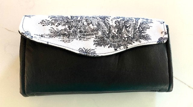 Necessary Clutch Wallet NCW Organizer Credit Cards Zippered Classic Black White Toile