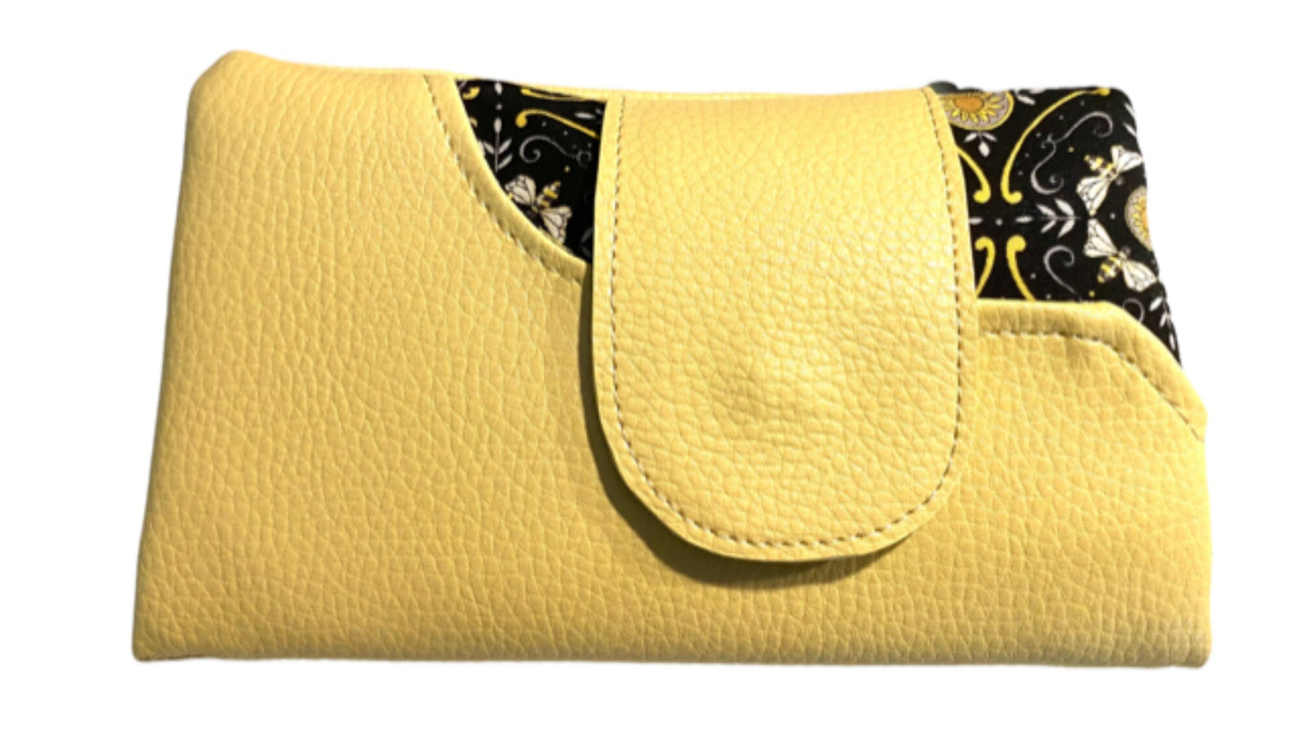 Ladies Wallet Organizer Yellow Vinyl Bee Joyful fabrics Winterberry Wallet