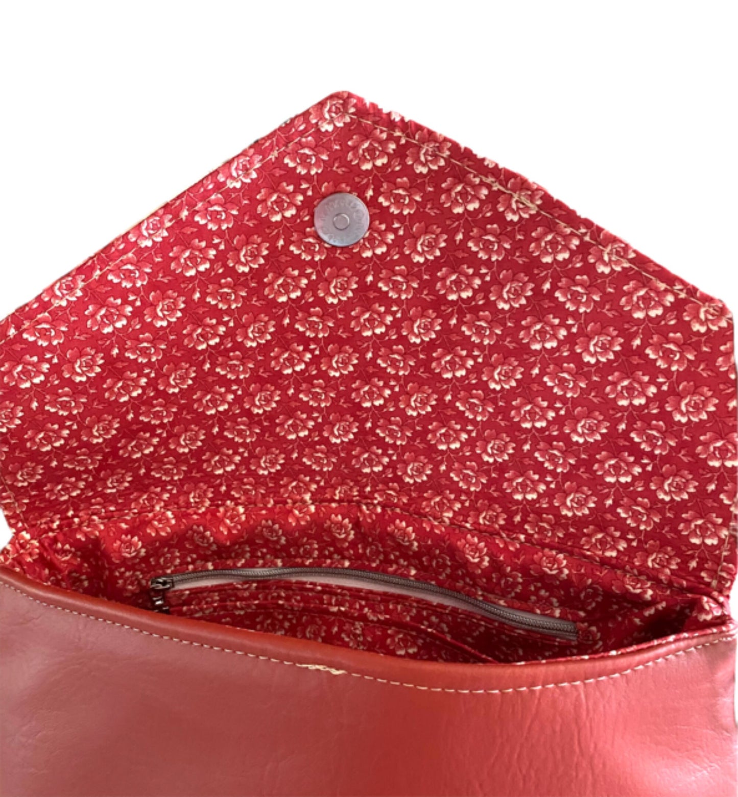 Handbag Purse Messenger Flip Top Floral Pinks Reds Vinyl Crossbody Strap