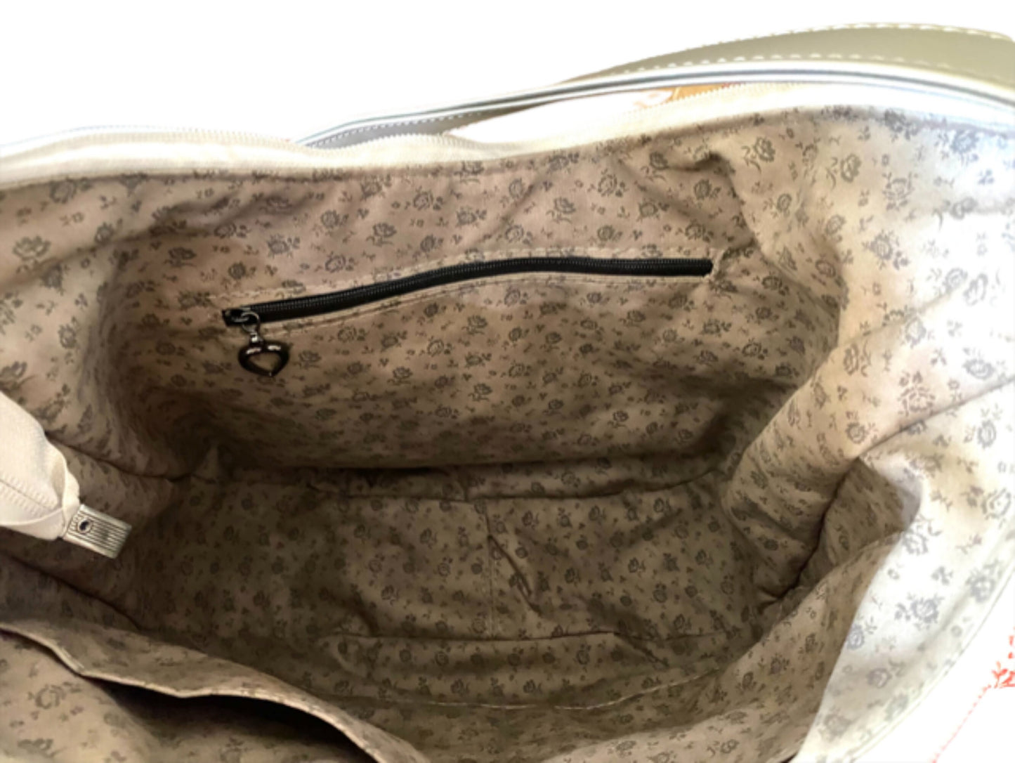 Karola Bag Purse Shoulder Platinum Soft Vinyl Coordinating Cotton Interior Slouchy Bag Medium Large